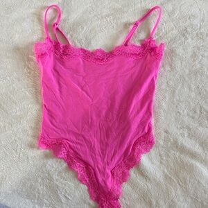 SKIMS fits everybody Hot Pink Lace Trim Chemise